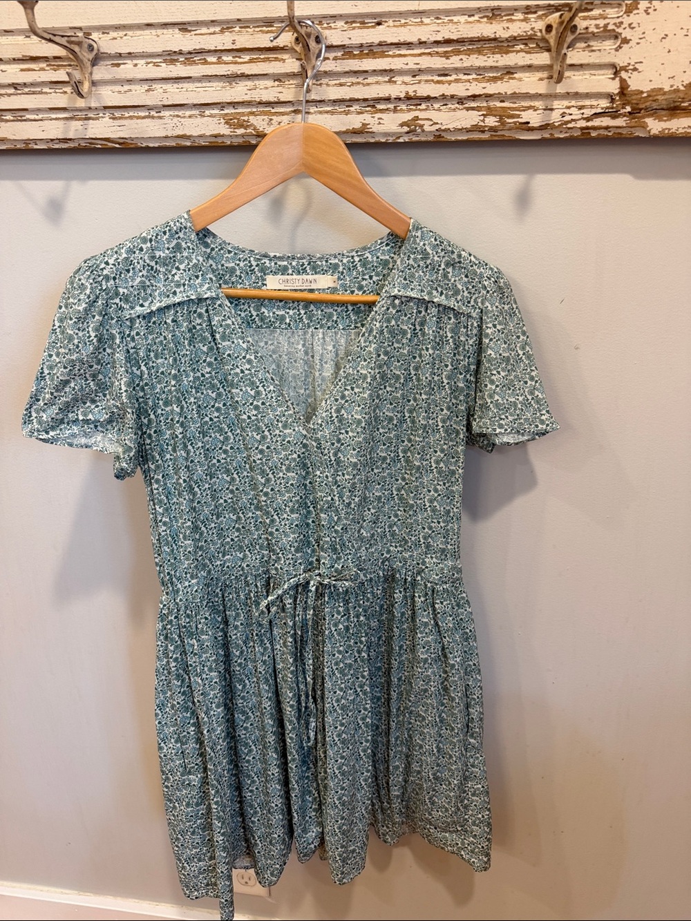 Christy Dawn Floral Tie-Waist V-Neck Dress Size Medium